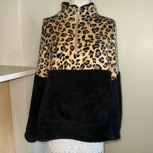 NWOT super soft pullover leopard sweatshirt.